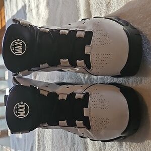 Nike Air MAX 2.  CB '94. Size 7Y U.S.